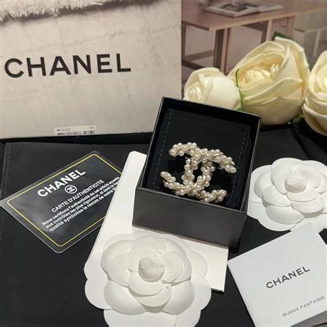 chanel brooches for women